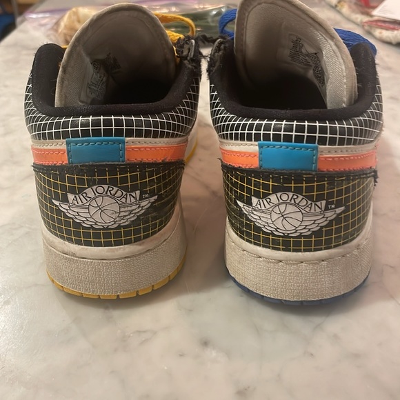 Jordans - Picture 4 of 5